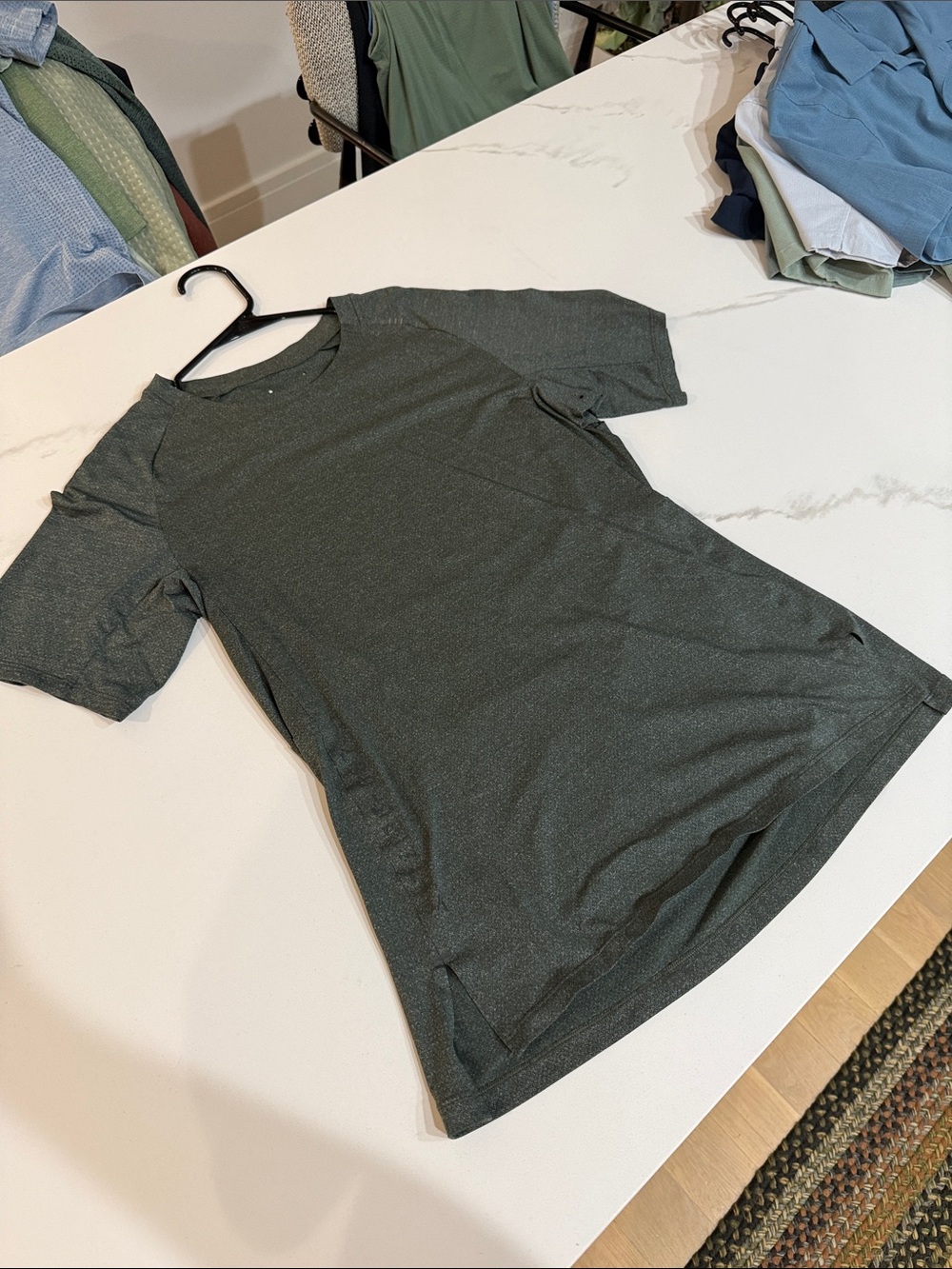 lululemon athletica Men's Short Sleeve Tee - Dark Green